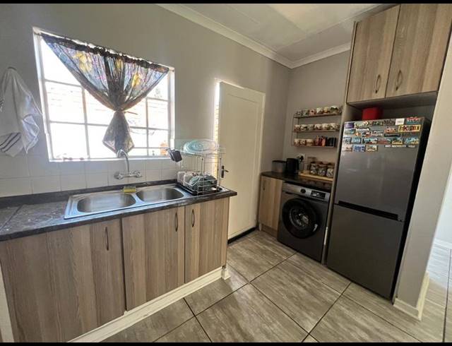 3 BEDROOM TOWNHOUSE FOR SALE IN SUNAIR PARK